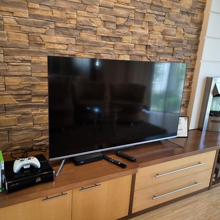 Uroczy Apartament Przy Deptaku Z Parkingiem. Polanica-Zdrój Buitenkant foto