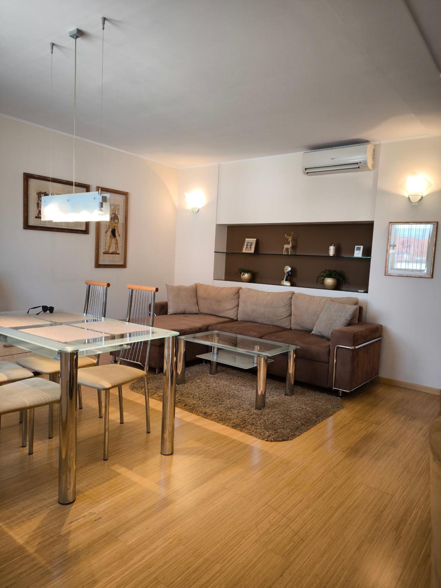 Uroczy Apartament Przy Deptaku Z Parkingiem. Polanica-Zdrój Buitenkant foto